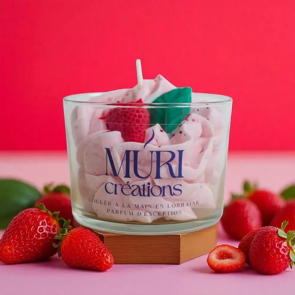 Gifts - Strawberry scented candle - 150 ml - MURI CREATIONS