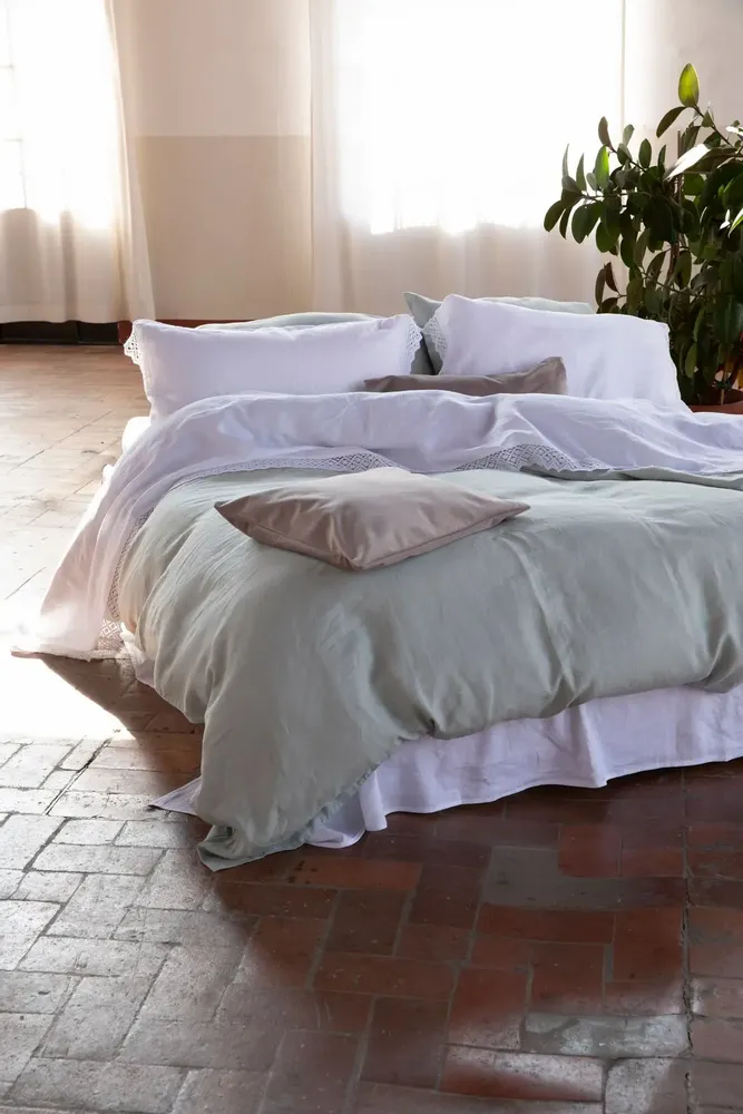 Linge de lit - ENSEMBLE TRIVIA – Drap plat en pur lin lavé avec 2 taies d’oreiller - NORA V