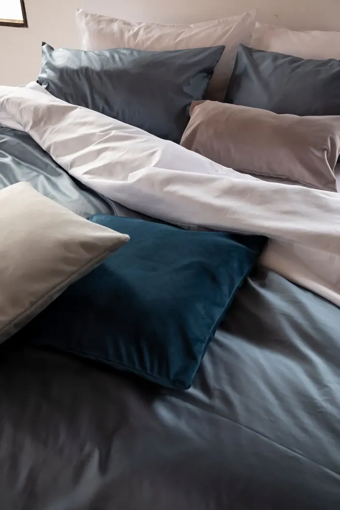 Linge de lit - ENSEMBLE VEIVE – Housse de couette en satin avec 2 taies d’oreiller - NORA V