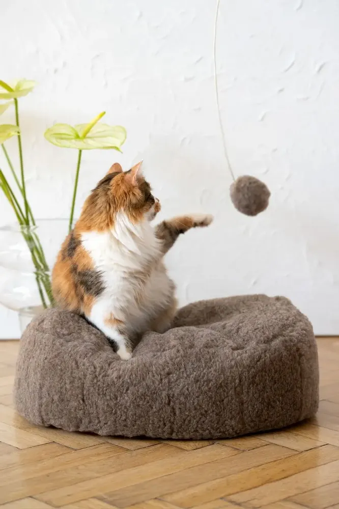 Decorative objects - Natural Sheepskin Cat Toy: Ball - MELLOW CONCEPT STORE
