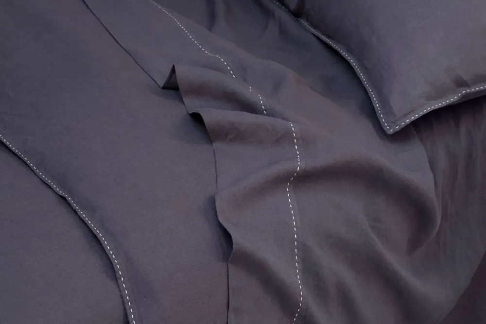 Linge de lit - ENSEMBLE VENERE – Ensemble de lit en pur lin lavé brodé à la main - NORA V