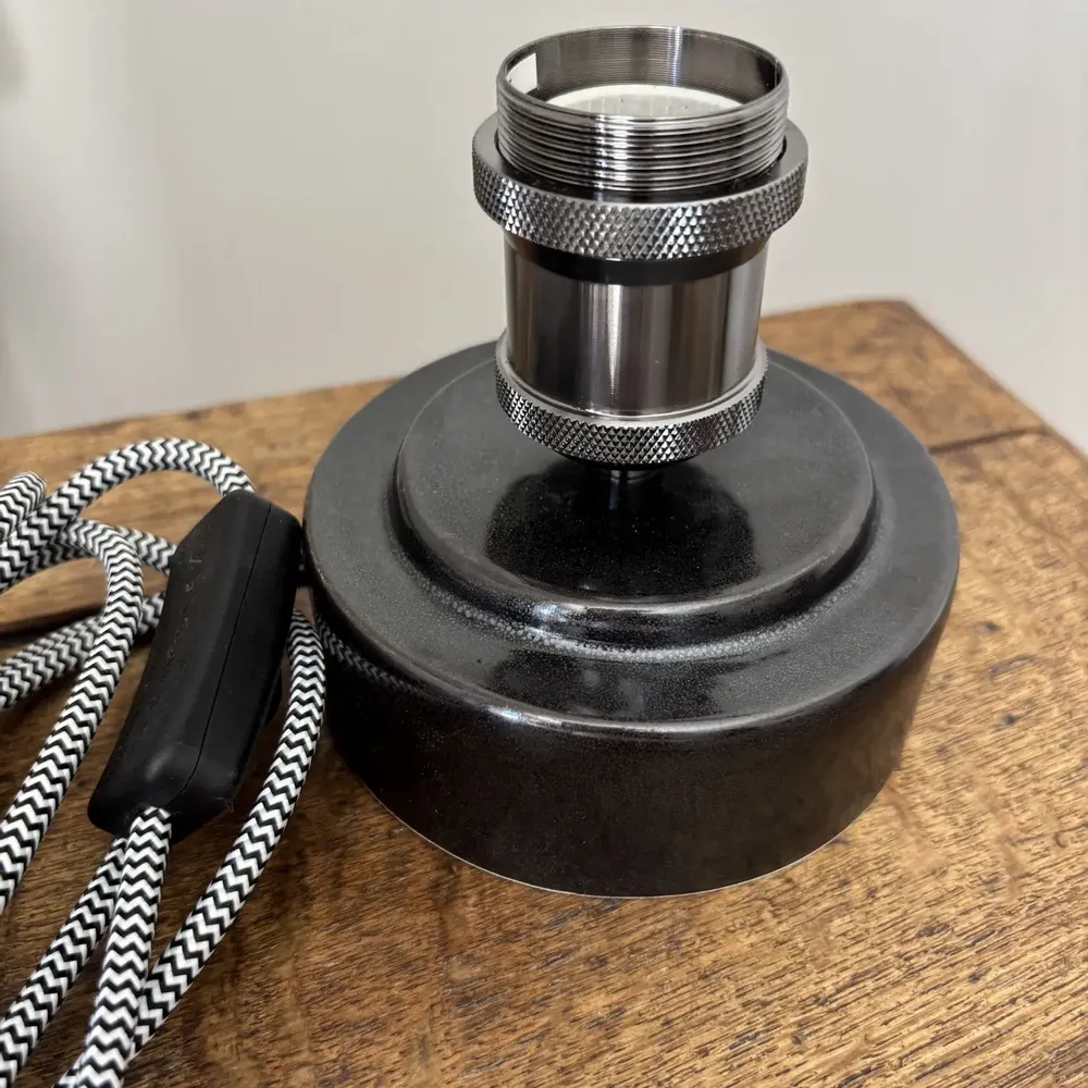 Objets de décoration - Lampe à poser Gaïa Noir - Ampoule Tourbillon - LES POTERIES DE SWANE