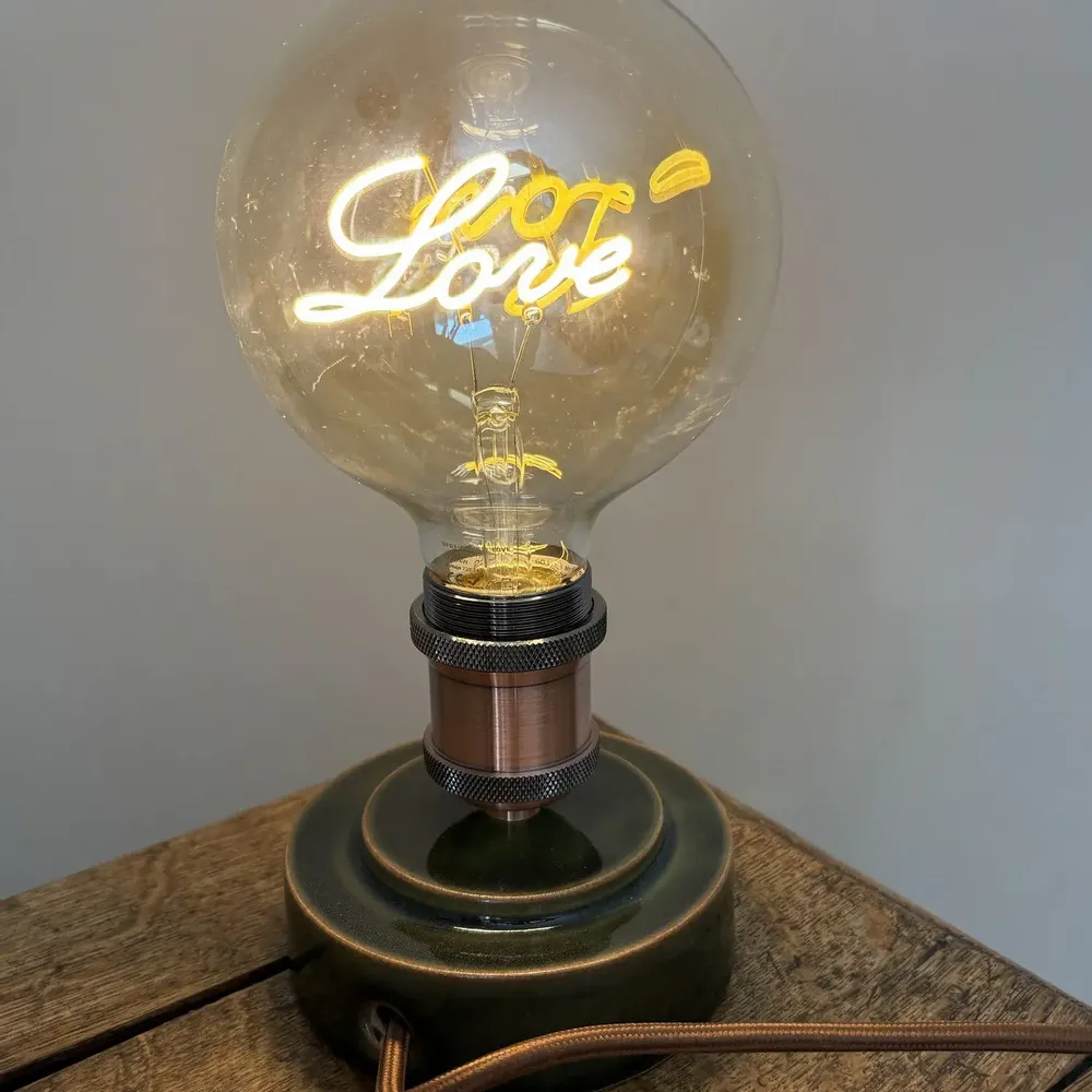 Objets de décoration - Lampe à poser Gaïa Vert Foncé - Ampoule Love - LES POTERIES DE SWANE
