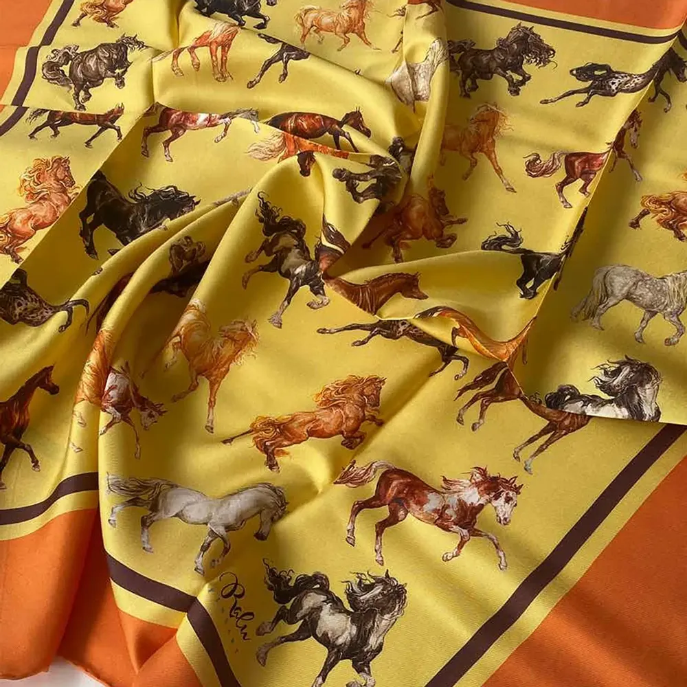 Foulards et écharpes - Foulard en Soie Majestic Horses Golden 45x45 CM - RALUFINEART