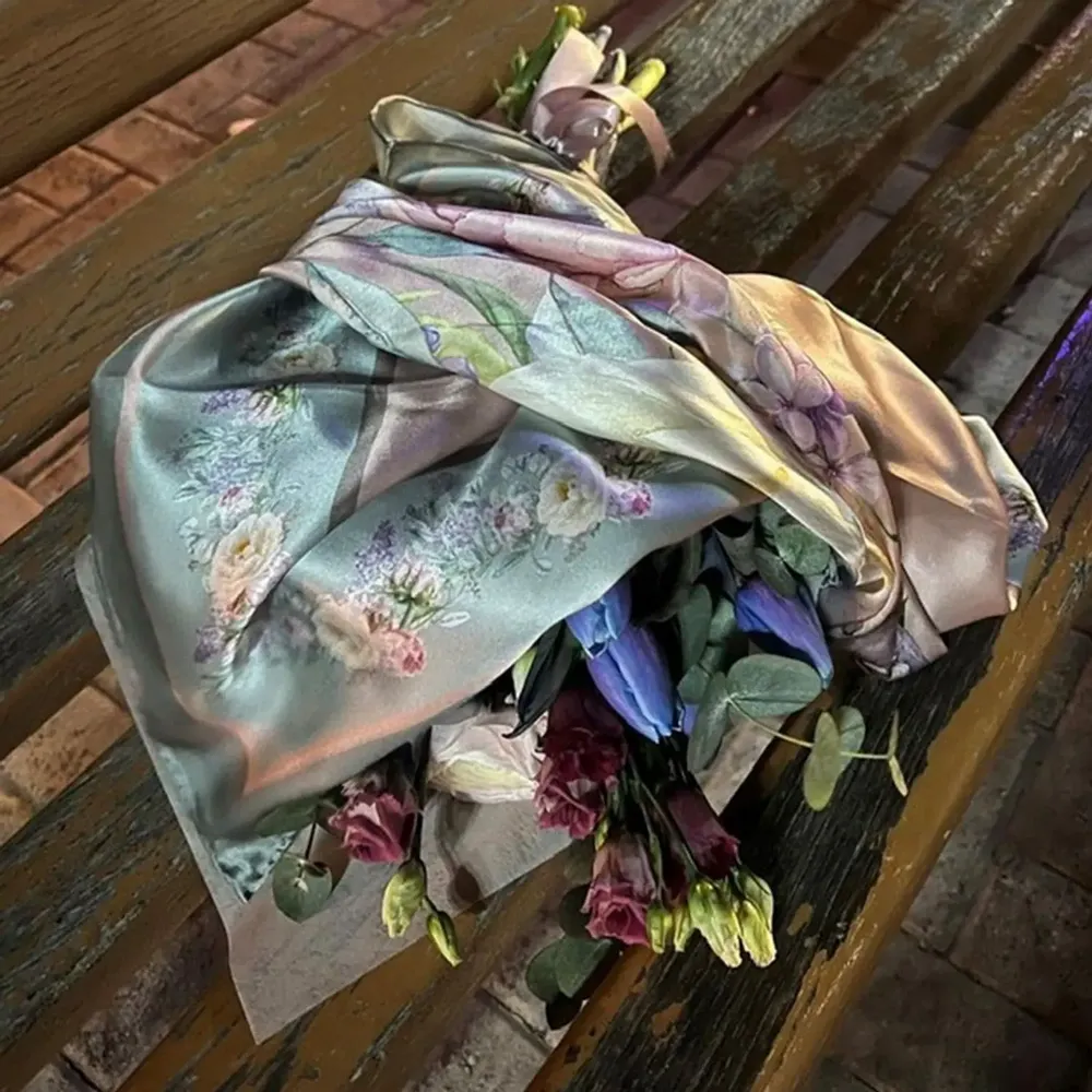Foulards et écharpes - Silk Scarf Ravishing Peonies 90X90 CM - RALUFINEART