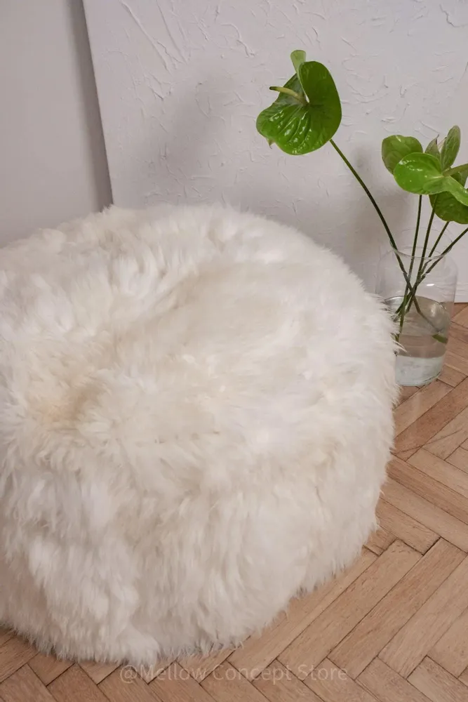 Poufs - Pouf / Ottoman en Peau de Mouton Naturelle – Blanc - MELLOW CONCEPT STORE