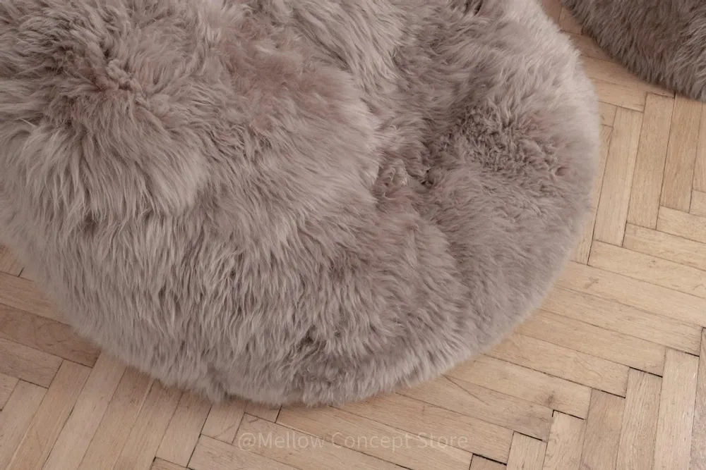 Poufs - Pouf en Peau de Mouton Naturelle – Greige - MELLOW CONCEPT STORE