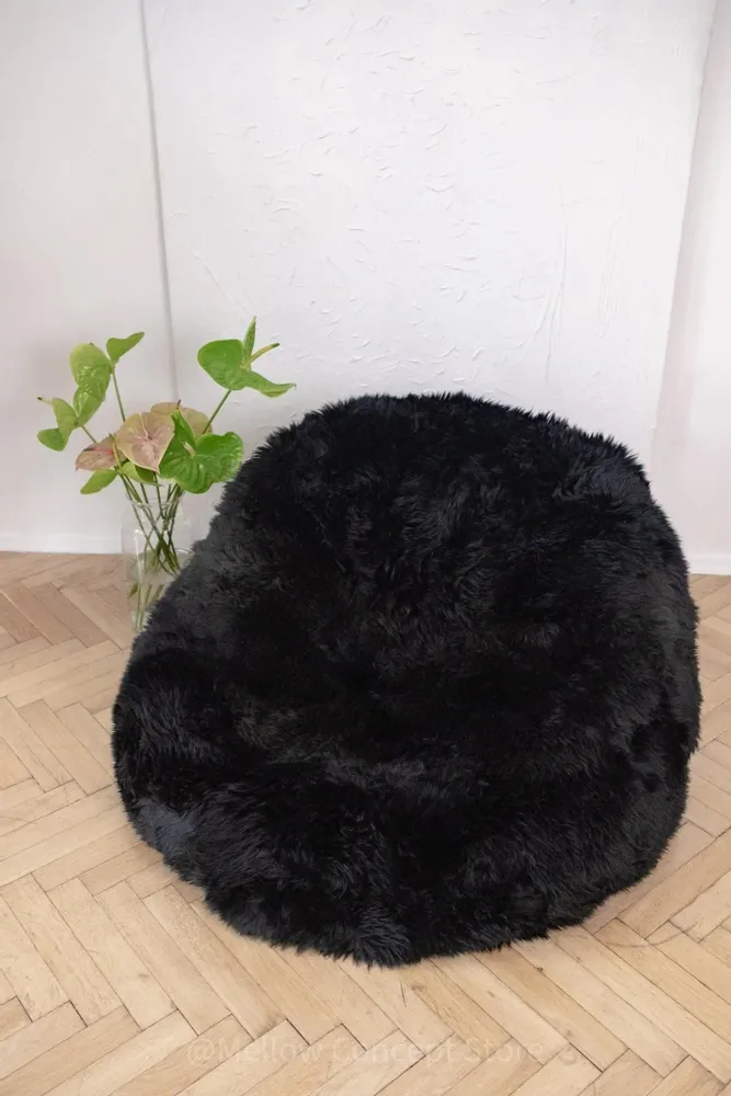 Poufs - Pouf en Peau de Mouton Naturelle – Noir - MELLOW CONCEPT STORE