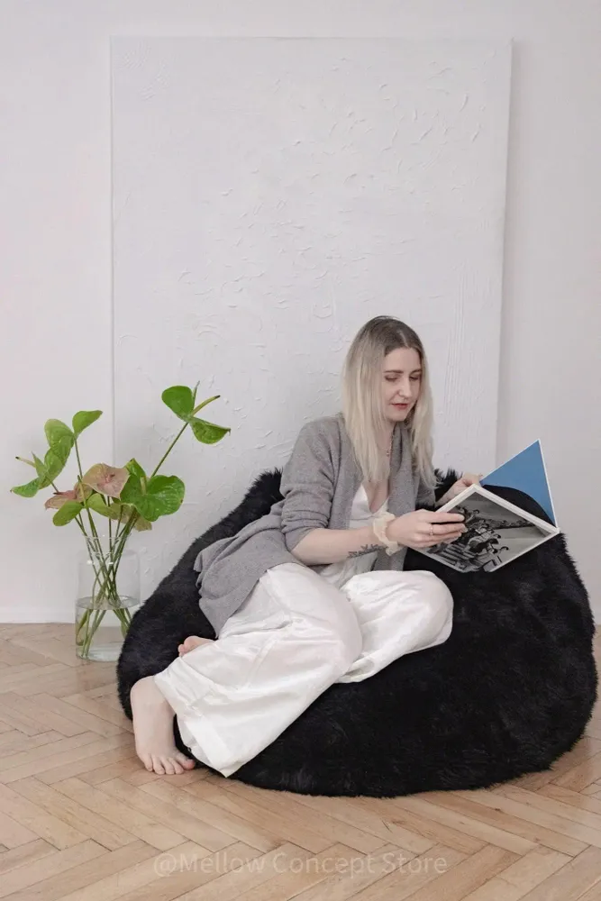 Poufs - Pouf en Peau de Mouton Naturelle – Noir - MELLOW CONCEPT STORE