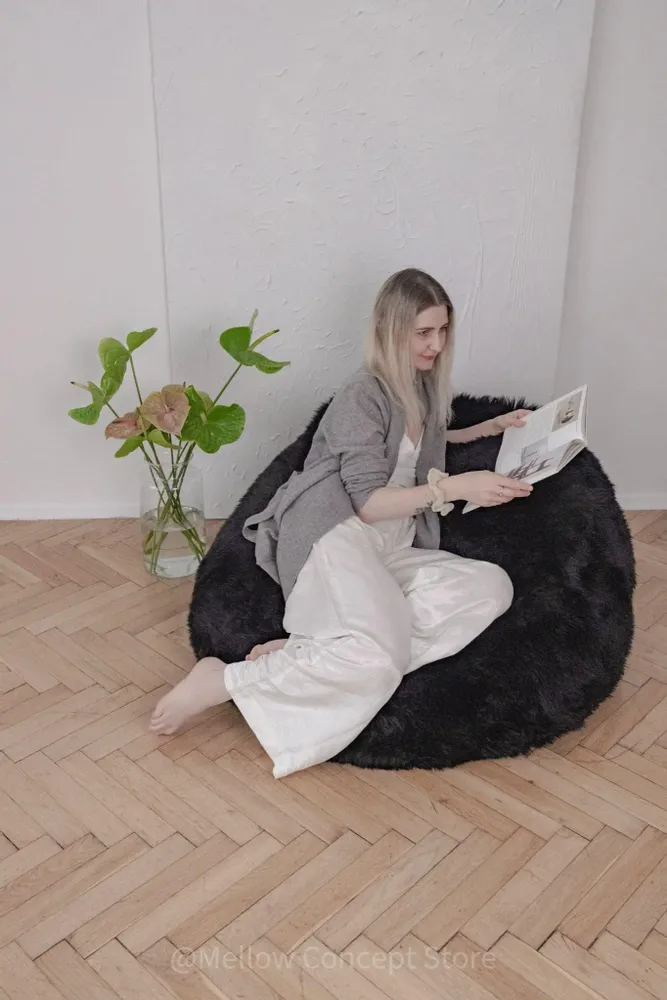 Poufs - Pouf en Peau de Mouton Naturelle – Noir - MELLOW CONCEPT STORE