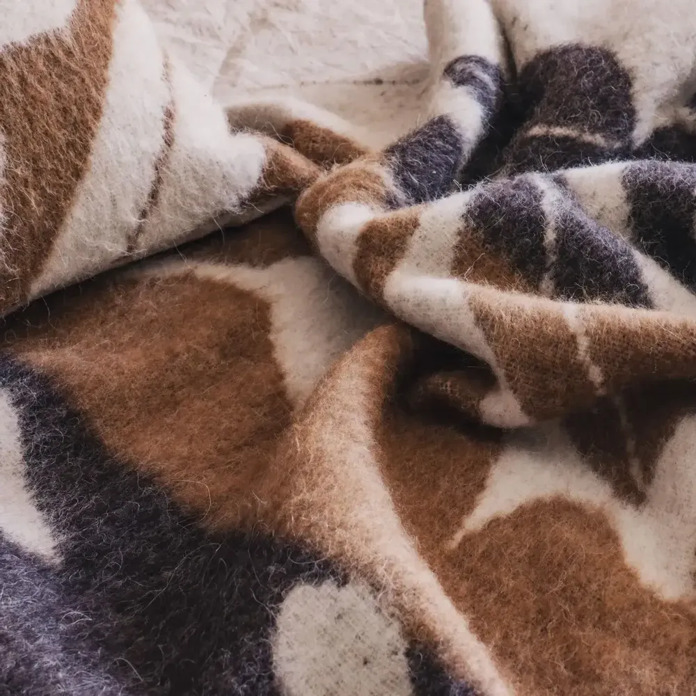 Throw blankets - Throw MADONNE 138x220cm - BED AND PHILOSOPHY