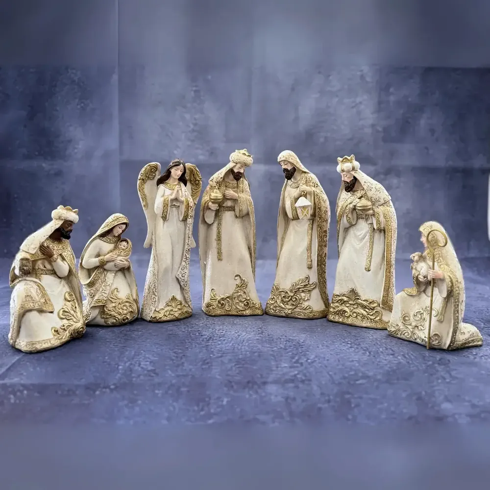 Crèches et santons - Crèche Élégante – Ensemble de 8 Figurines Blanc et Or - BLUE STAR B.V.