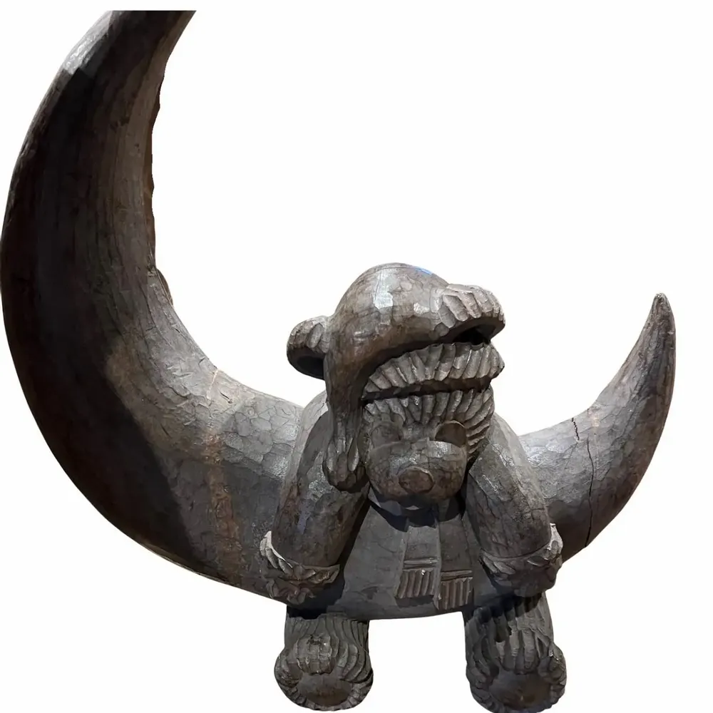 Decorative objects - Mountain decoration sculpture antique wooden bear - AMBIANCE ALTITUDE