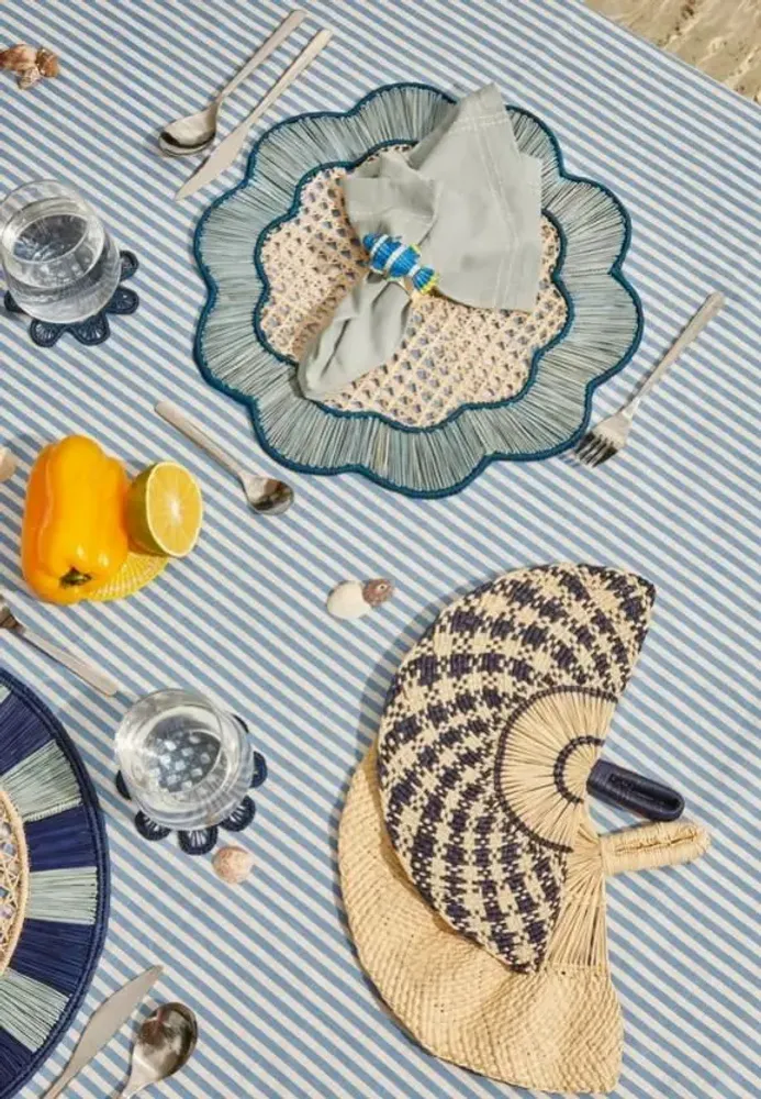 Platter and bowls - Breezy Placemat - CORO CORA