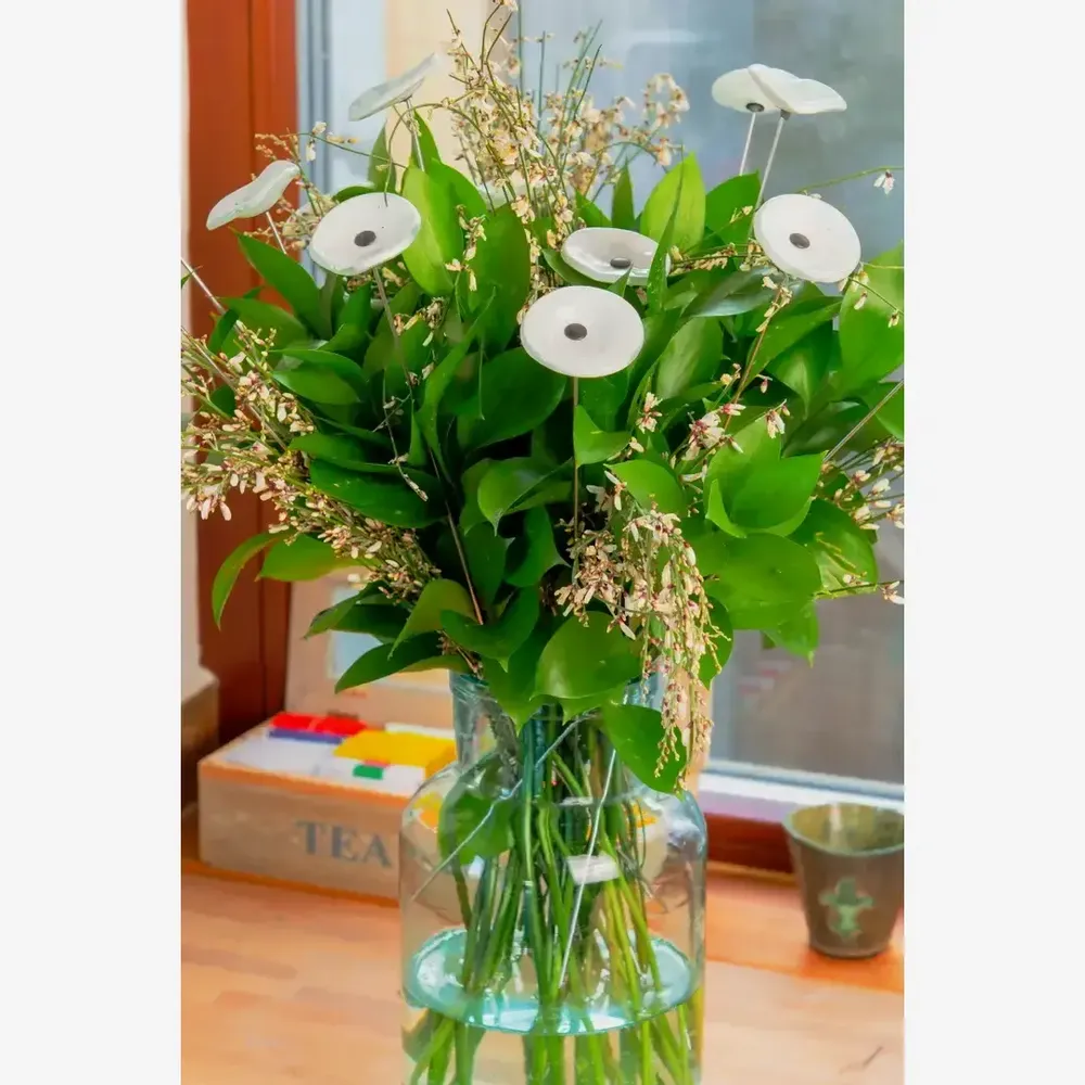 Floral decoration - Round glass flower for outdoor in white colour - CARNEOL GLASS