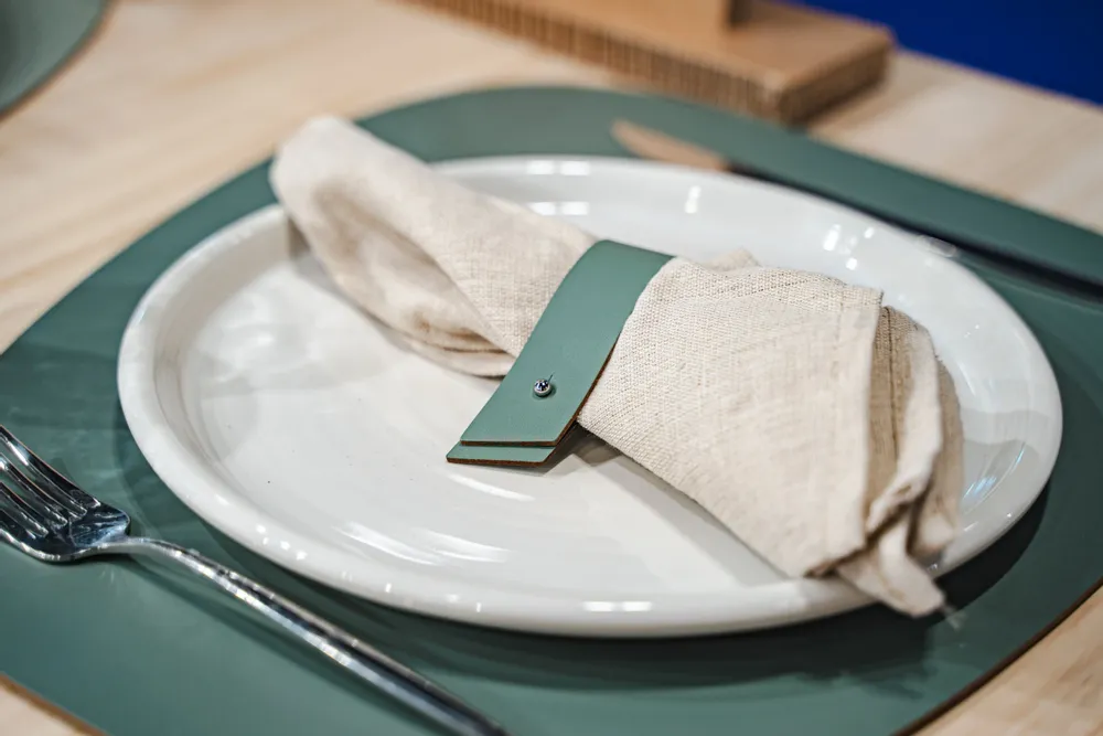 Placemats - RECYCLED LEATHER PLACEMAT - VACAVALIENTE