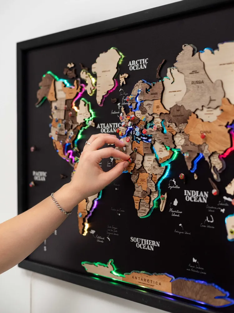 Design objects - Wooden LED World Map on Board - ENJOYTHEWOOD