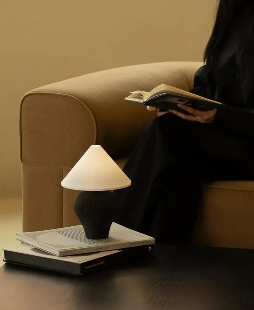 Lampes de bureau - Lampe Dosan - 001 - UNDERDOGS CO. LTD.