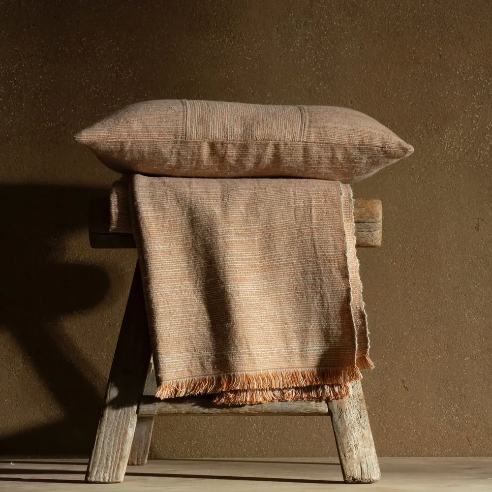 Fabric cushions - SEMA COLLECTION CUSHIONS & BLANKETS IN NETTLE FIBERS - MILLE ET CLAIRE