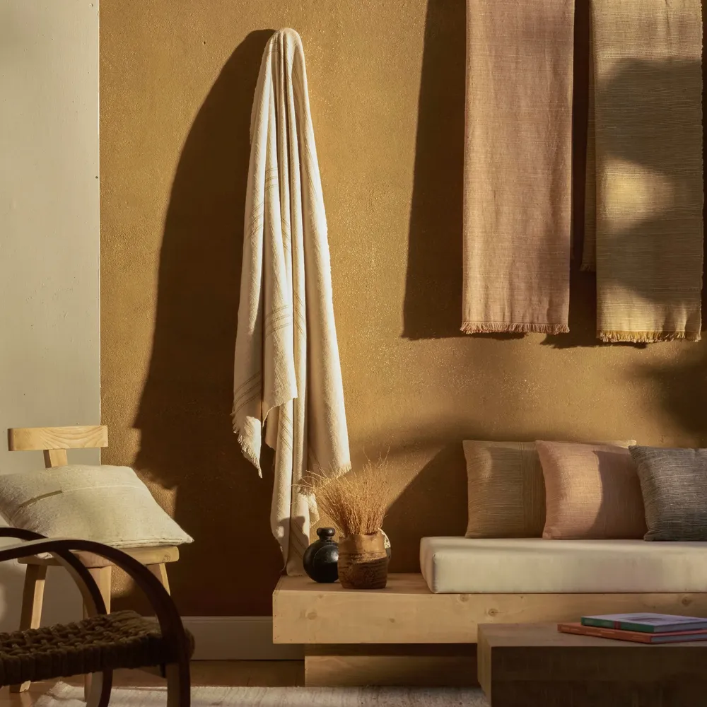 Fabric cushions - SEMA COLLECTION CUSHIONS & BLANKETS IN NETTLE FIBERS - MILLE ET CLAIRE