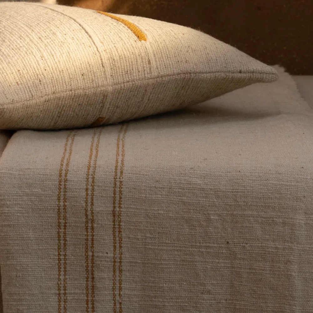 Fabric cushions - SEMA COLLECTION CUSHIONS & BLANKETS IN NETTLE FIBERS - MILLE ET CLAIRE