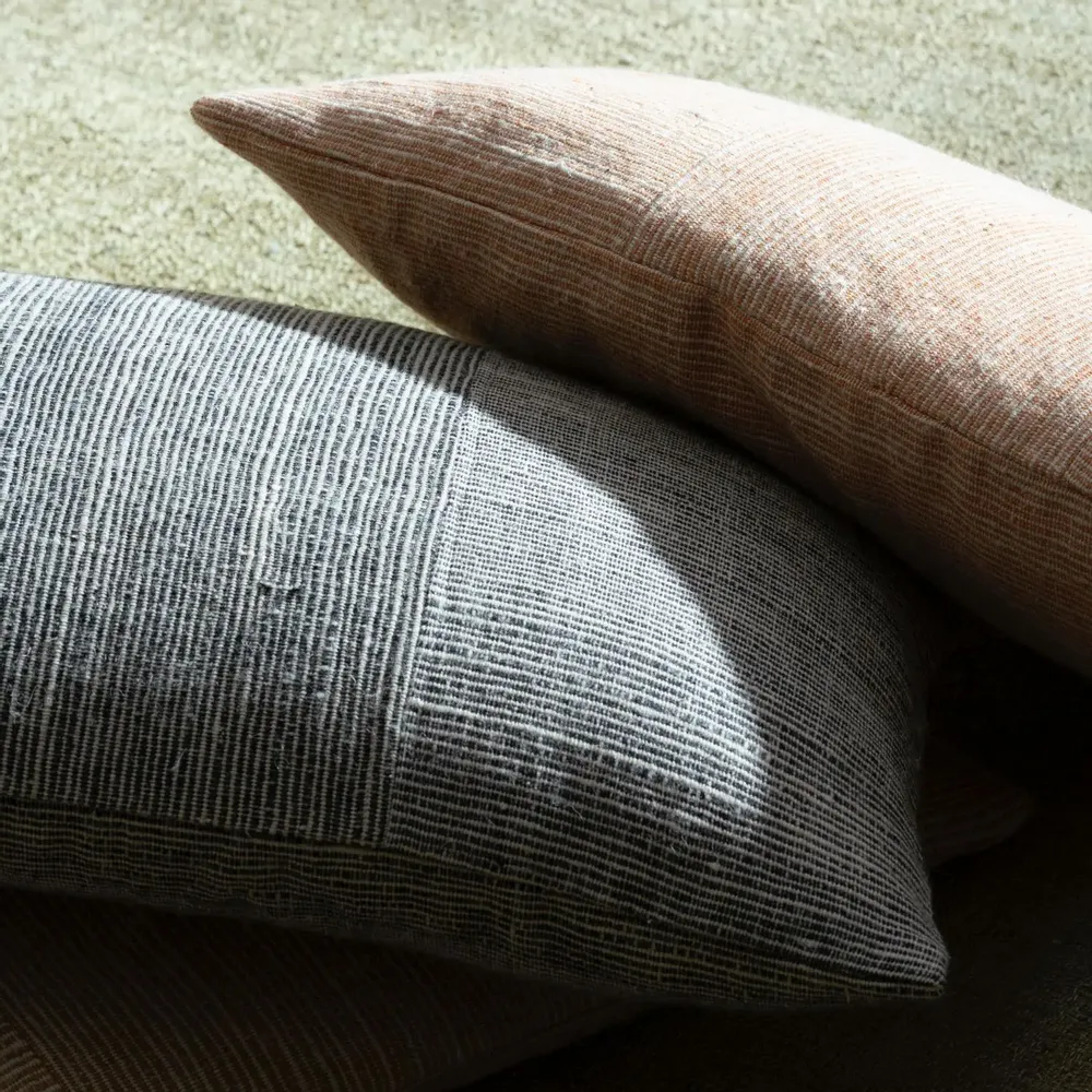 Fabric cushions - SEMA COLLECTION CUSHIONS & BLANKETS IN NETTLE FIBERS - MILLE ET CLAIRE