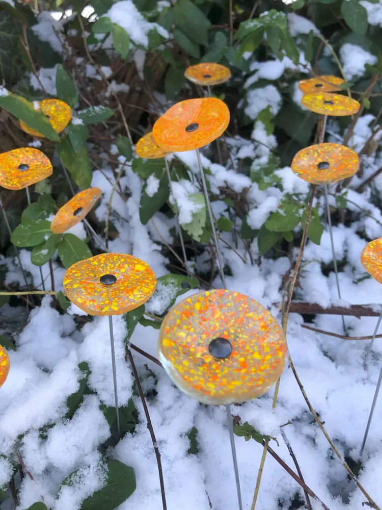 Floral decoration - Round glass flower for outdoor use in transparent, yellow, orange - CARNEOL GLASS