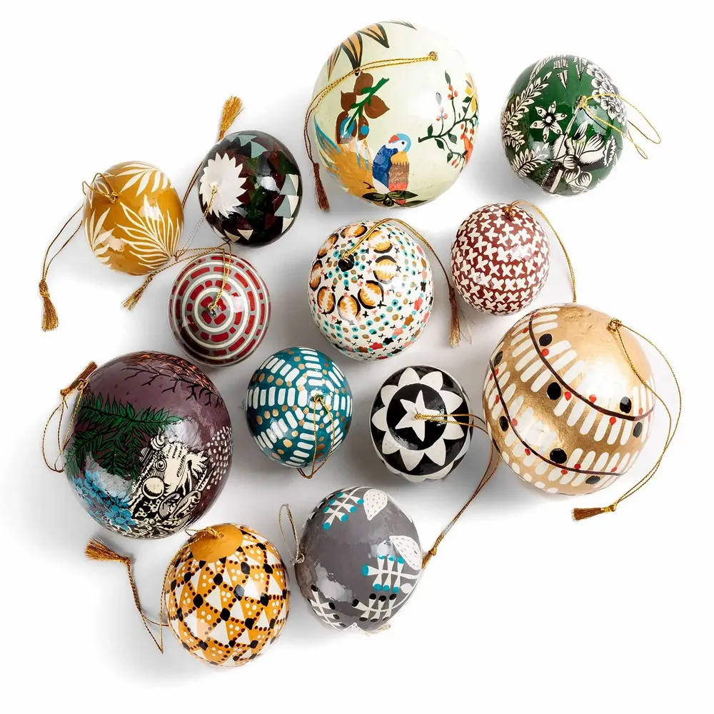 Guirlandes et boules de Noël - Boules et étoiles décoratives - LE MONDE SAUVAGE BEATRICE LAVAL