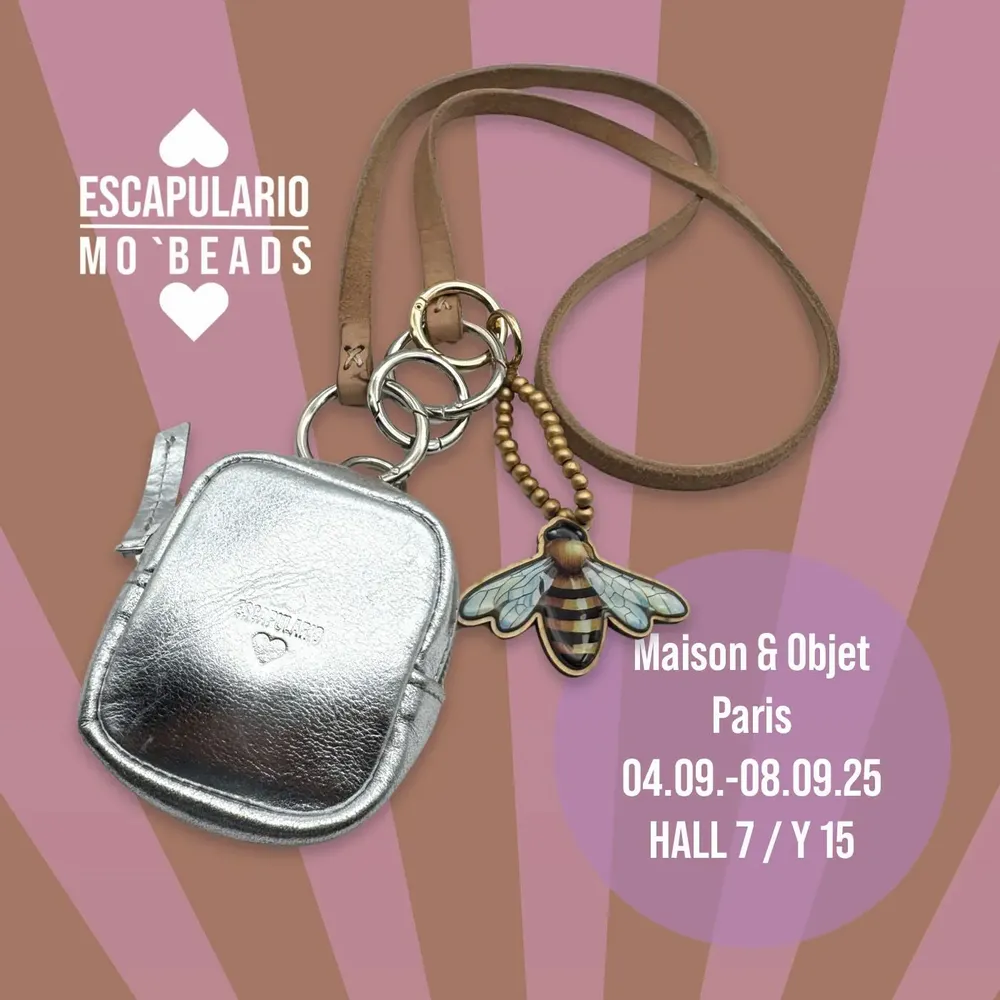 Jewelry - Mobile Phone Chain made of wooden beads, bracelets & bag charms - ESCAPULARIO / MOBEADS