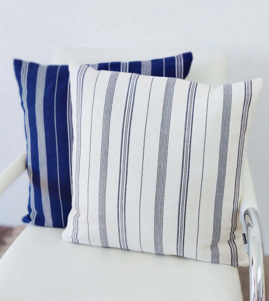 Coussins textile - Housse de coussin tissée à la main | Tsiame beige à rayures bleues - SOLOKO