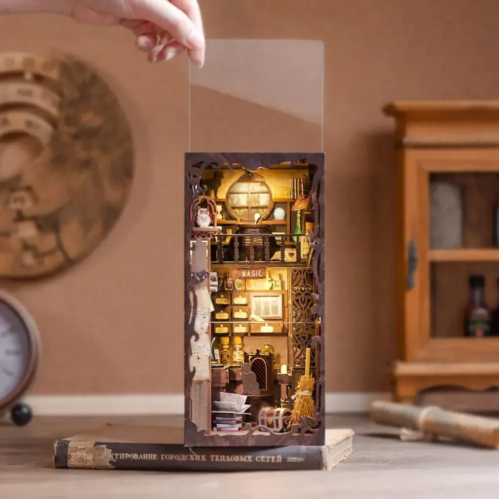 Cadeaux - Magic Pharmacist - Book Nook - VCL CORP
