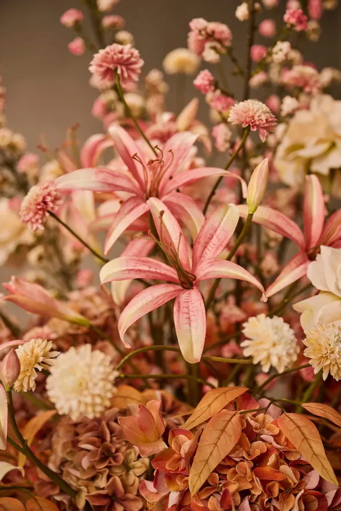 Floral decoration - Pastel artificial flower mix - SILK-KA BV