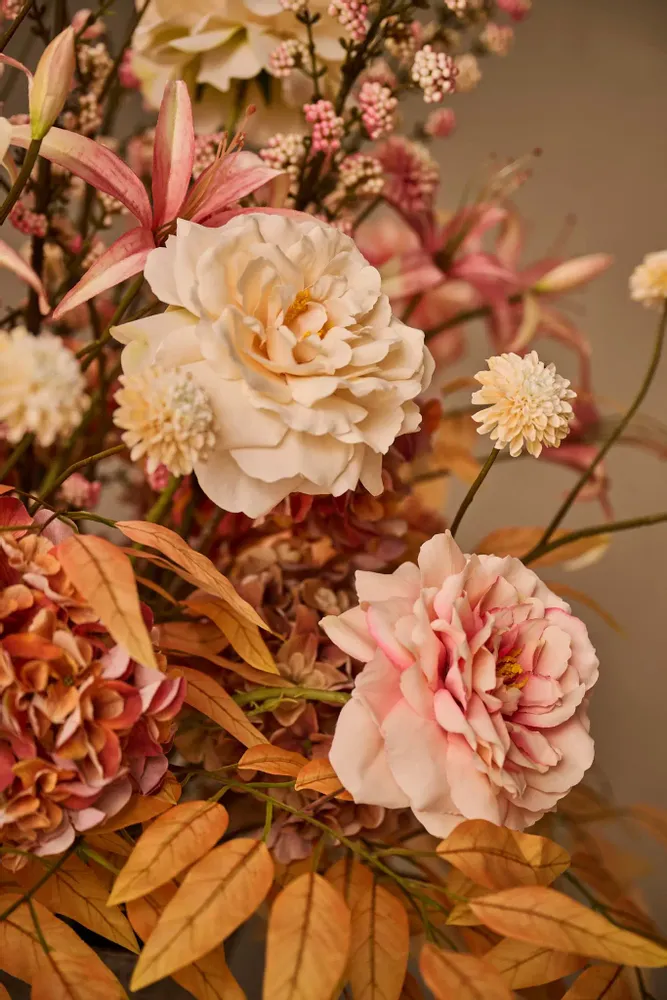 Floral decoration - Pastel artificial flower mix - SILK-KA BV