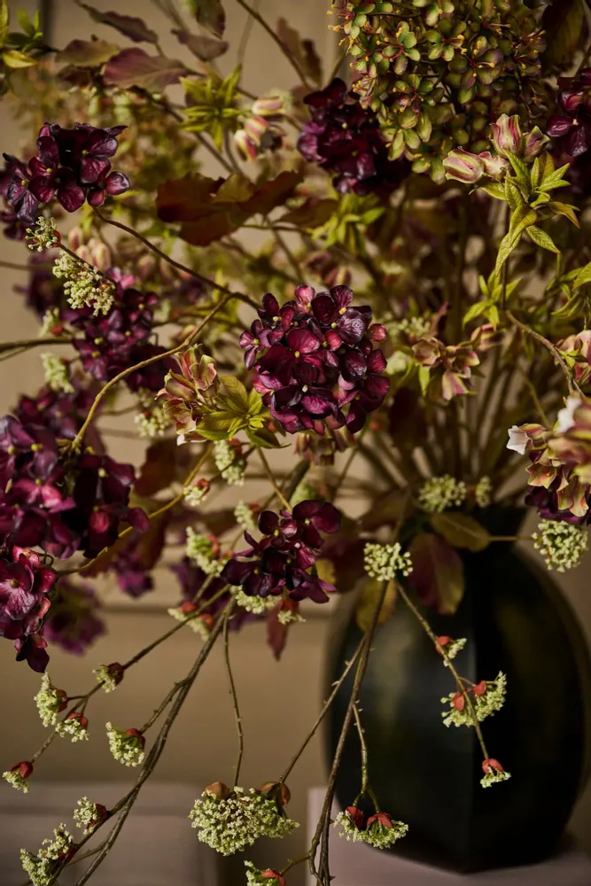 Floral decoration - Eyecatching artificial burgundy flower mix - SILK-KA BV
