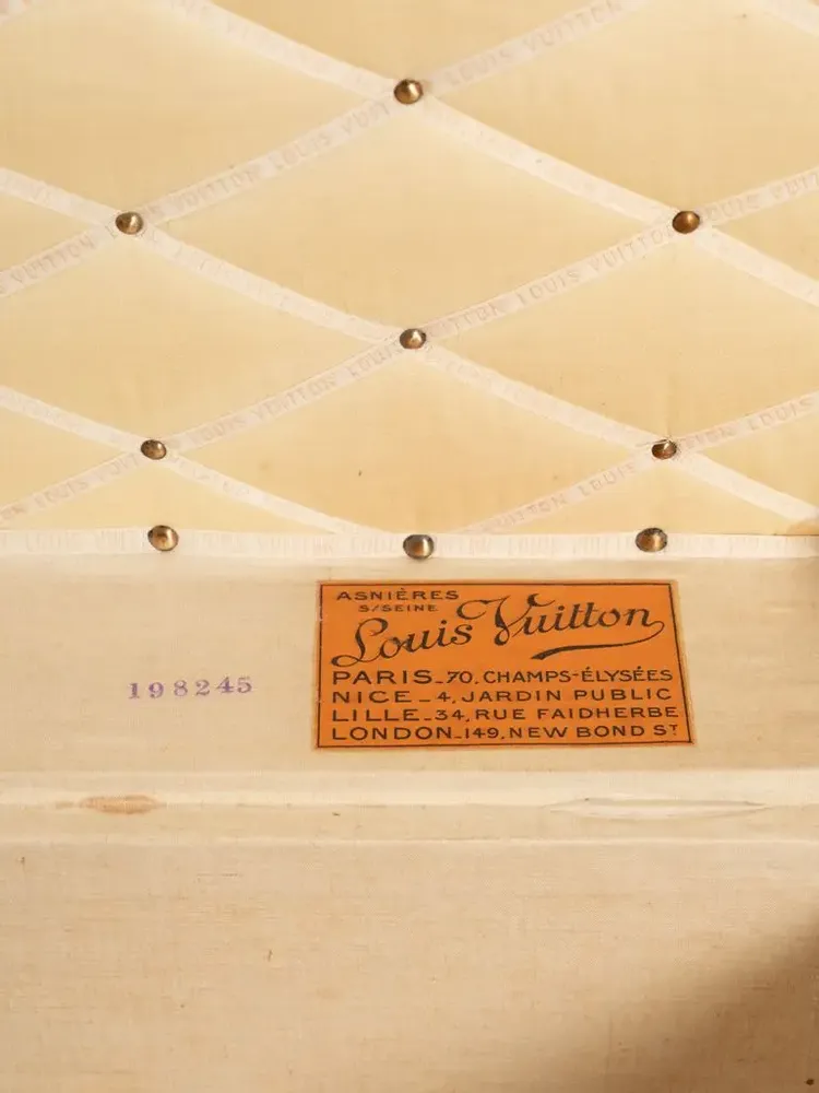 Decorative objects - Louis Vuitton Courier Box - BAGAGE COLLECTION