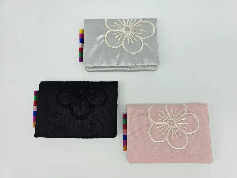 Bags and totes - [Green Flair] Plum flowers card wallet - SEOUL DESIGN FOUNDATION