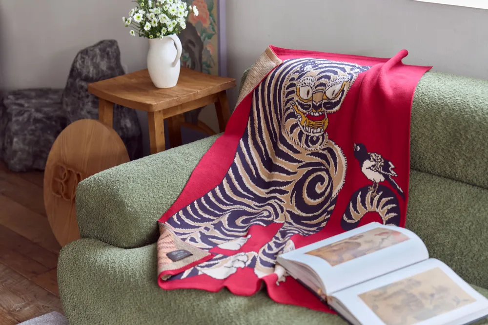 Throw blankets - [BON'ee] Tiger and Magpie Blanket - SEOUL DESIGN FOUNDATION
