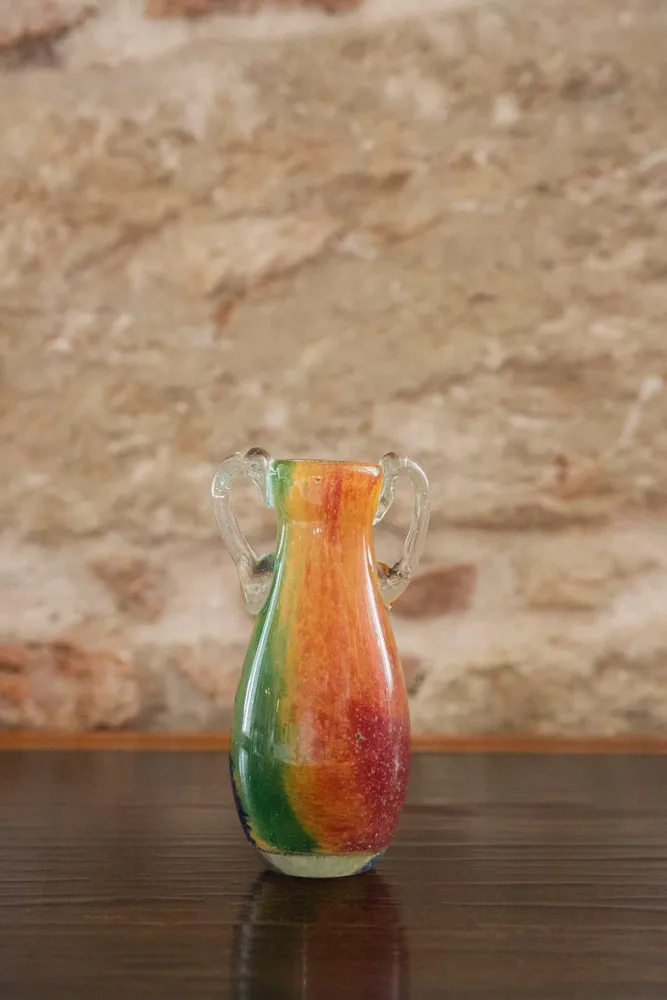 Vases - Vase amphore en verre soufflé, vert et orange, fin - ANTHOLOGIST