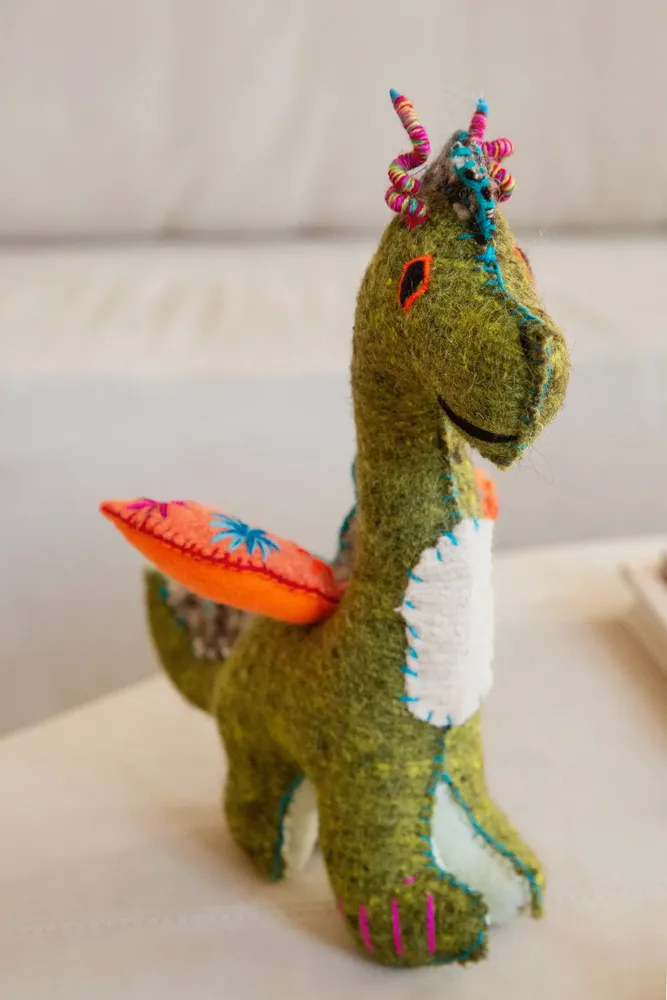 Cadeaux - Elliott, The Flying Dragon - ANTHOLOGIST