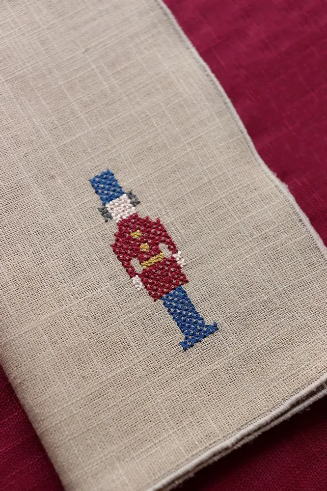 Linge de table textile - Serviette en lin PUNTO CROCE | Casse-noisettes - GIARDINO SEGRETO