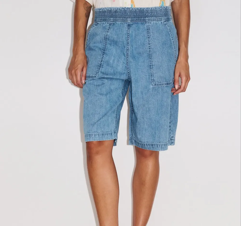 Prêt-à-porter - 403 . BERMUDA BONNIE - STELLA FOREST