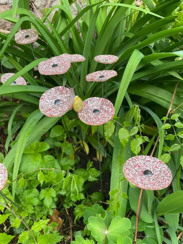 Floral decoration - Small galass flower in transparent, red and white colors - CARNEOL GLASS