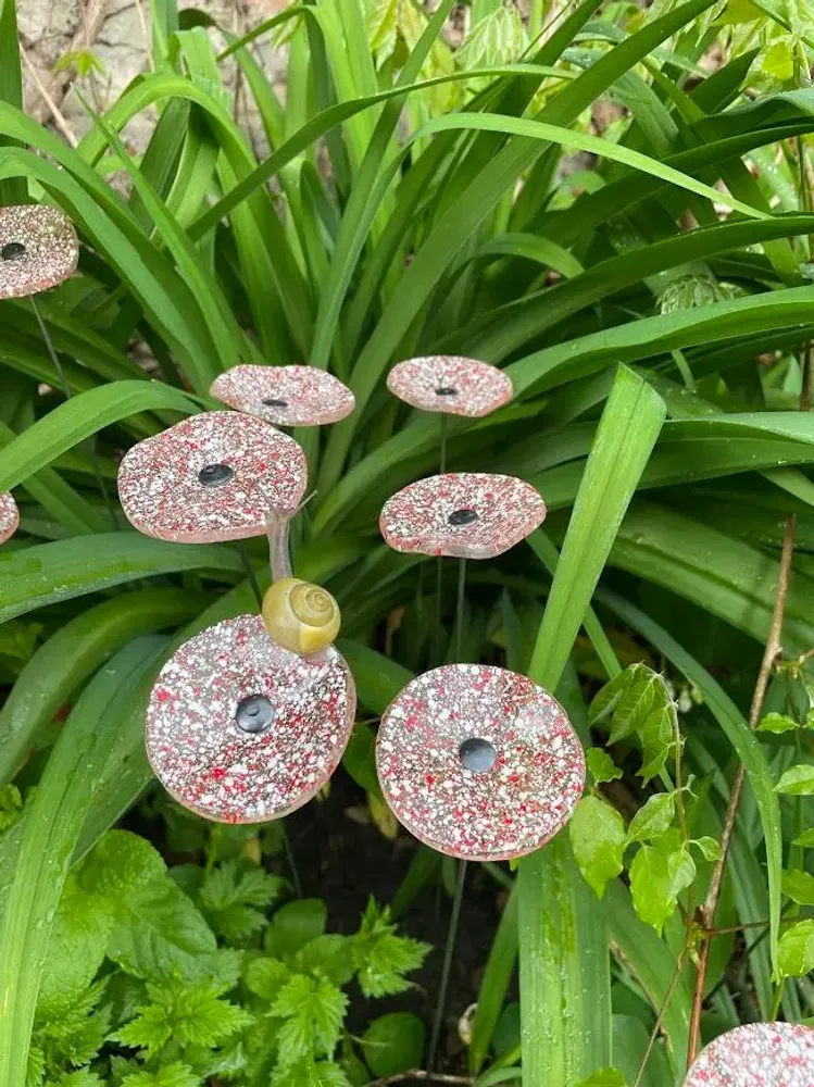 Floral decoration - Small galass flower in transparent, red and white colors - CARNEOL GLASS