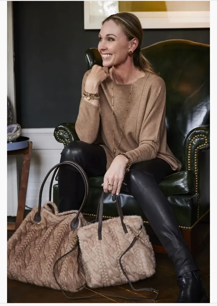 Bags and totes - The Moshi women's fashion accessory - THE MOSHI AB