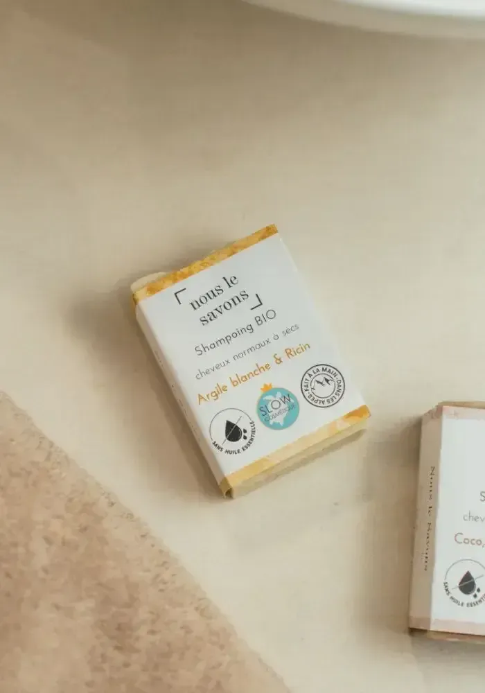 Cosmétiques - Shampoing bio Cheveux secs - Argile Blanche & Ricin - NOUS LE SAVONS