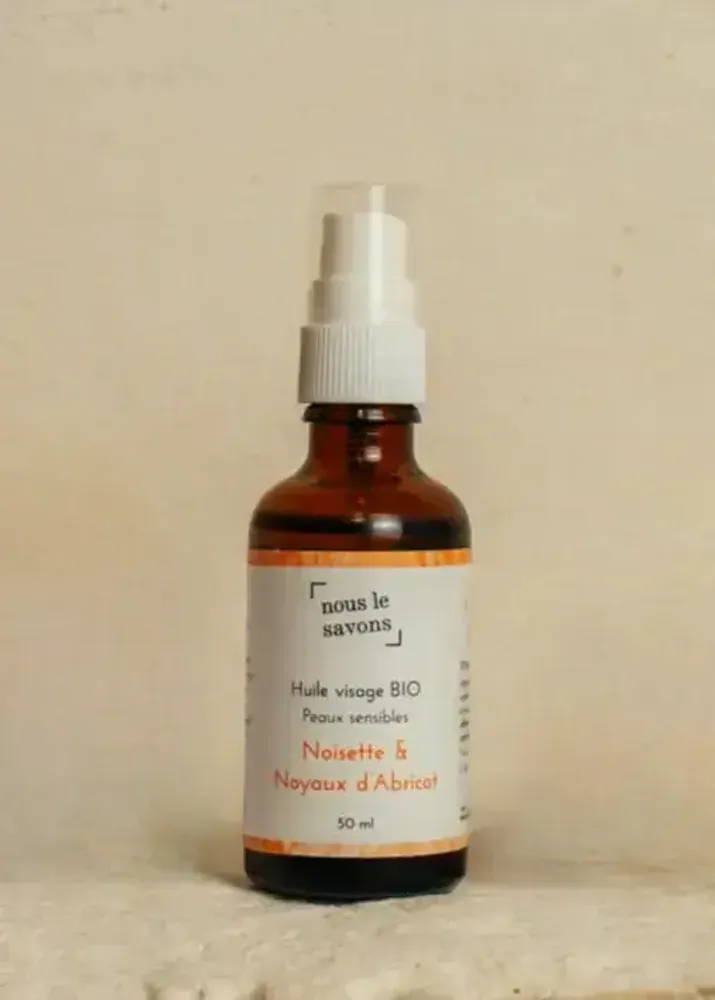 Cosmétiques - Huile visage à l'huile de noisette et de noyaux d'abricot - NOUS LE SAVONS