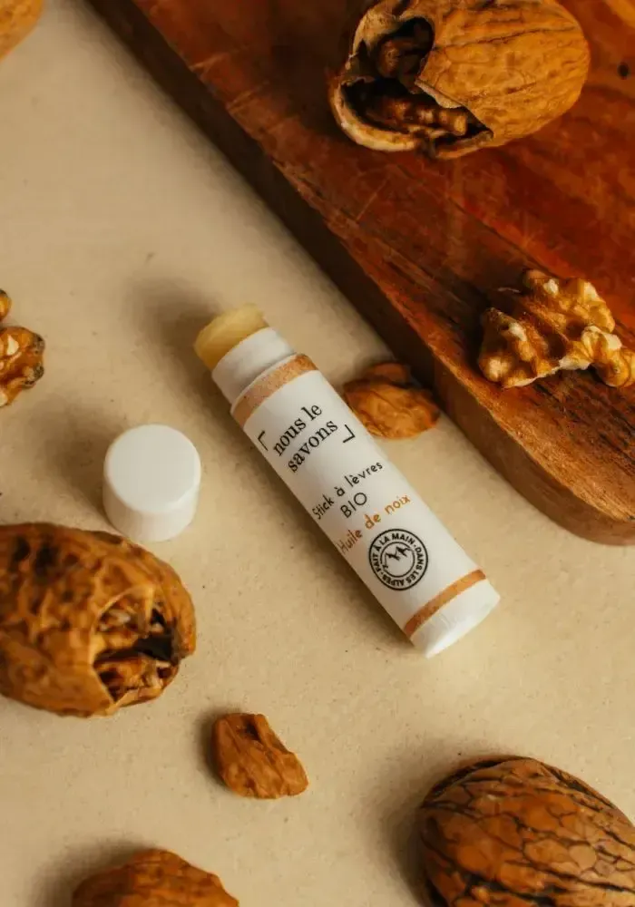 Cosmétiques - Stick à lèvres bio - noix - NOUS LE SAVONS