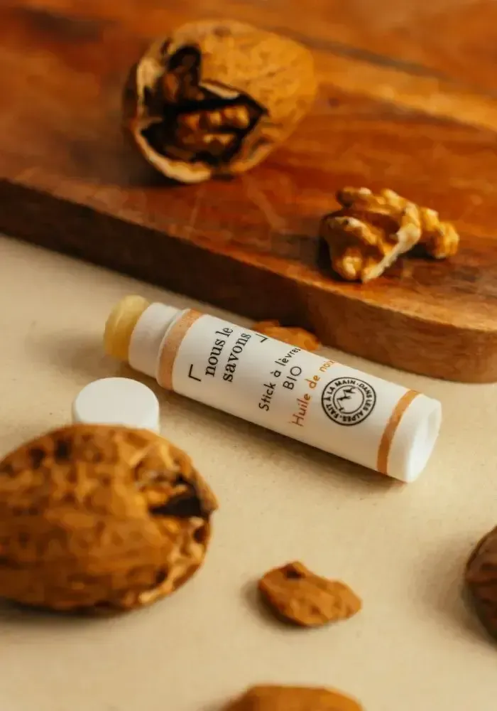 Cosmétiques - Stick à lèvres bio - noix - NOUS LE SAVONS