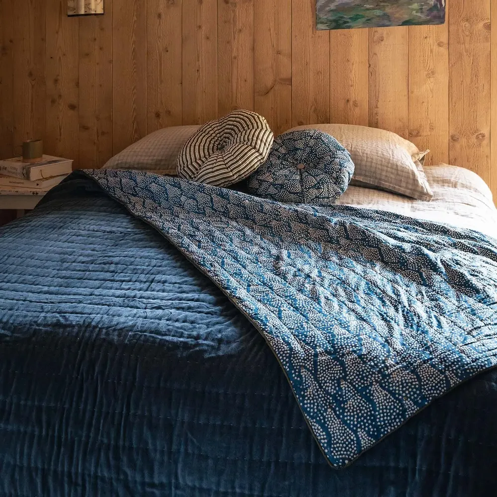 Plaids - Couvre-lit Reiko - LE MONDE SAUVAGE BEATRICE LAVAL
