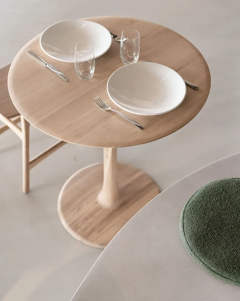 Tables Salle à Manger - Table à manger Torsion - ETHNICRAFT
